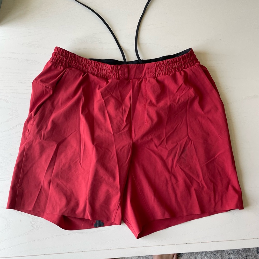 Lululemon Shorts red size LARGE 7”